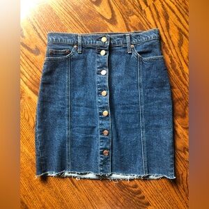 Gap Medium Wash Button-Front Raw Edge Denim Skirt - Size 0/25